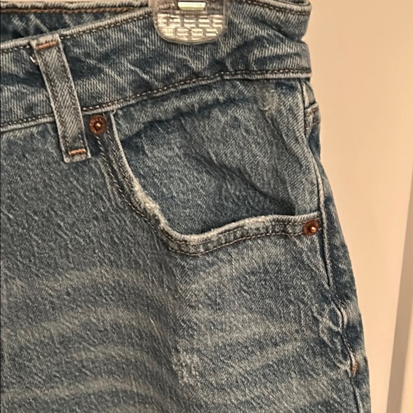 Old Navy High Rise Blue Jeans with Distressed Style - Picture 5 of 11